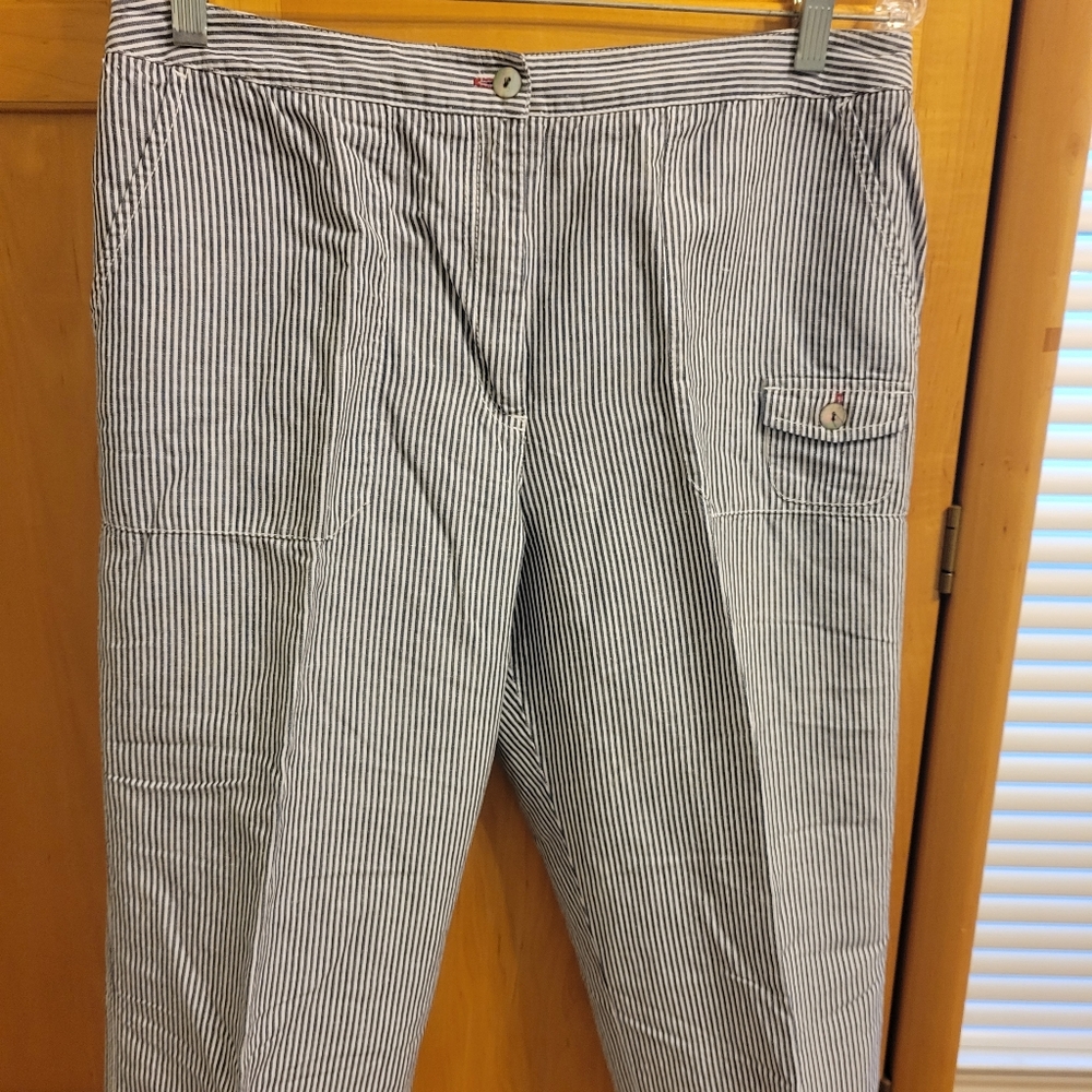 Chicos Capris Sz 2 = 12/14